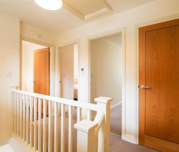 2 bedroom end of terrace house to rent - Photo 3