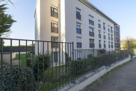 location Appartement T2 DE 45.86m² À LE CHESNAY - Photo 4