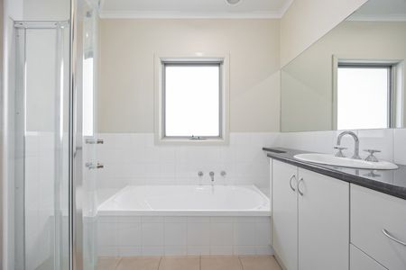 Neat & Convenient Living in Popular Black Hill - Photo 5