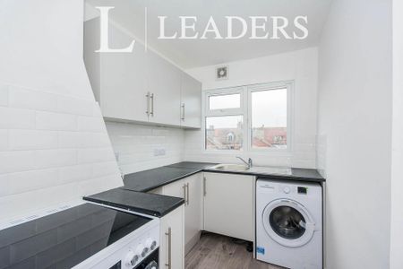 Studio to rent - Photo 5