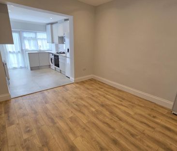 4 bedroom terraced house to rent - Photo 4
