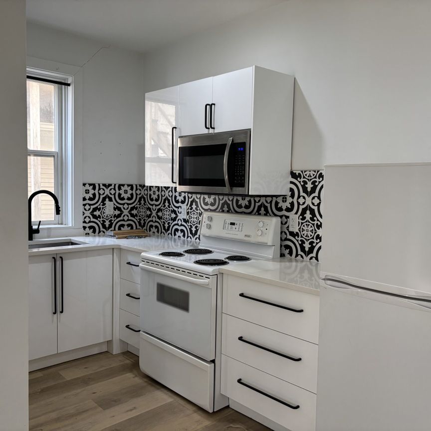 Belmont Apartments - Photo 1