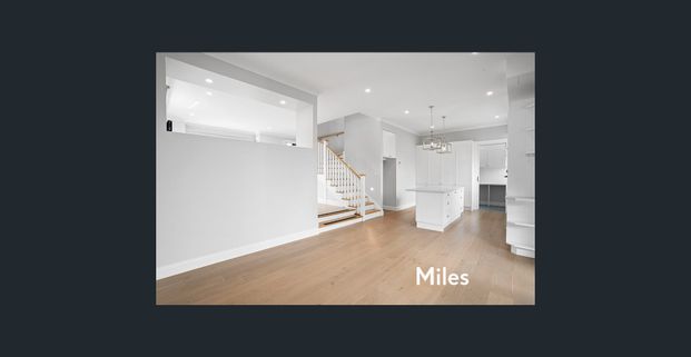 ELEGANT RESIDENCE IN PRIME LOCATION - Photo 1