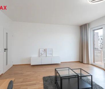 Pronájem bytu 2+kk s balkonem a sklepem, projekt Suomi Hloubětín - Photo 1