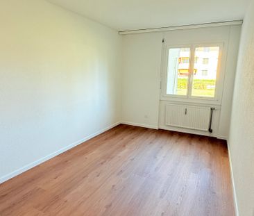 Frisch sanierte 3.5-Zimmer-Wohnung mit gedecktem Balkon in Landschl... - Photo 4