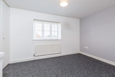 3 bedroom semi-detached house to rent - Photo 4