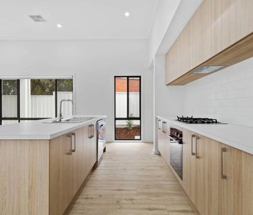 Windsor Gardens - Photo 3