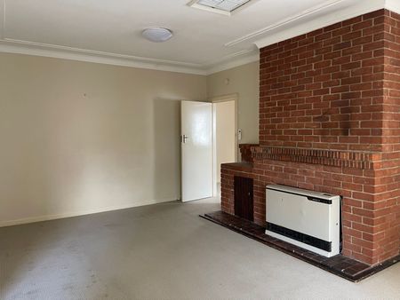 Home in High East - Photo 2