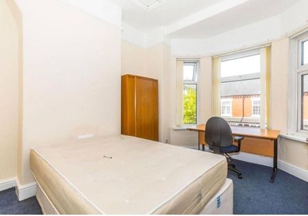 4 bedroom terraced house to rent - Photo 2