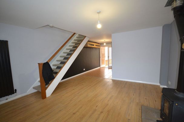 Tenter Lane, Finedon, Wellingborough, NN9 5JH - Photo 1