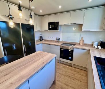 6 bedroom semi-detached house to rent - Photo 2