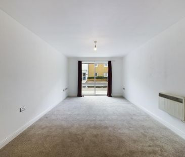 2 bedroom ground floor flat to rent - Photo 1