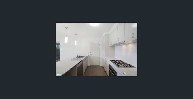 Easy-Care Family Home in Prime Aveley Location - Photo 1