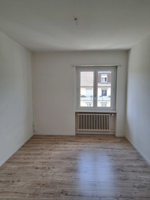 ZENTRALE WOHNUNG ZU VERMIETEN - ERSTE MONATSMIETE MIETZINSFREI - Foto 1