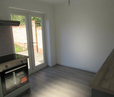 3 bedroom detached house to rent - Photo 3
