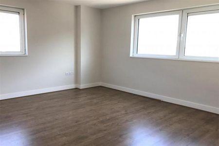 3 bedroom apartment to rent - Photo 4