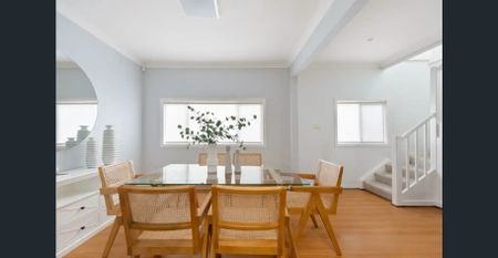 Spacious Family Home in a Sunlit North-Facing Setting - Photo 2