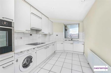 2 bedroom flat in Manbre Road - Photo 3