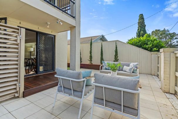 “Low Maintenance Townhouse” - Photo 1