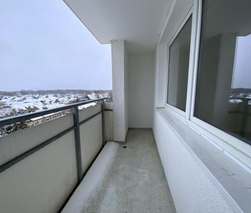 Weitblick inklusive: Großzügige 3-Zimmer-Wohnung mit Balkon frei! - Photo 4