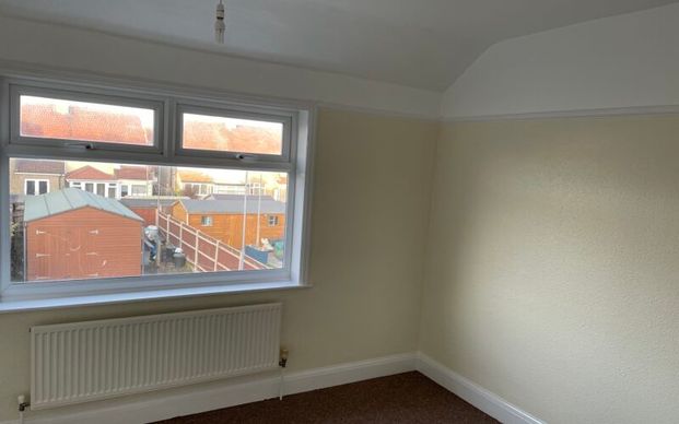 Kimberley Road, Lowestoft, NR33 0UA - Photo 1