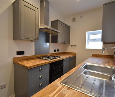 2 Bed House - Mid Terrace - Photo 2