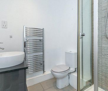 4 bedroom terraced house to rent - Photo 5