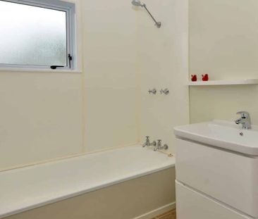 Tidy 3-Bedroom Home in Handy Manurewa Location - Photo 4