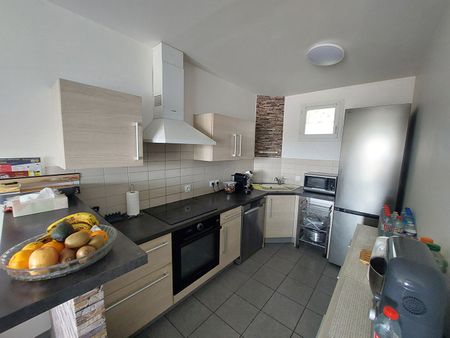 Location Appartement 3 pièces 79m² - Photo 5