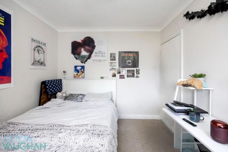 3 bedroom apartment to rent - Photo 2