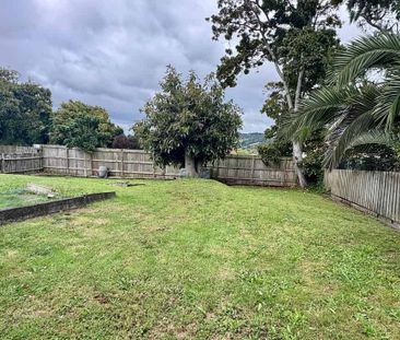 Fully fenced tidy sunny 3 bedroom home - Photo 4