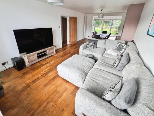 4 bedroom semi-detached house to rent - Photo 1