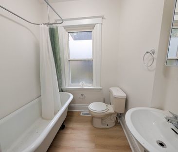 Cozy 1-Bedroom Apartment in Downtown St. Catharines! - Photo 5