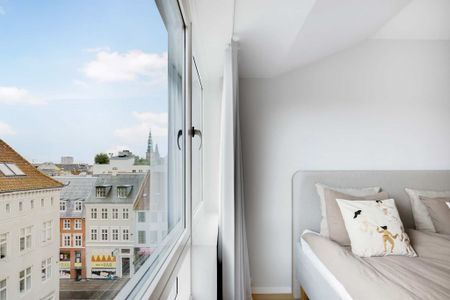 Furnished penthouse apartment with west-facing balcony right by Kongens Nytorv - Photo 3