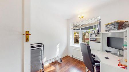 3 bedroom semi-detached house to rent - Photo 4