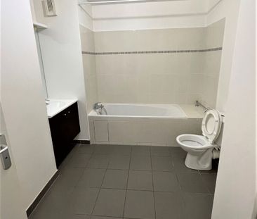 Location Appartement 3 pièces 59m² - Photo 3