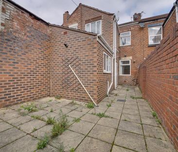2 bedroom terraced house to rent - Photo 4
