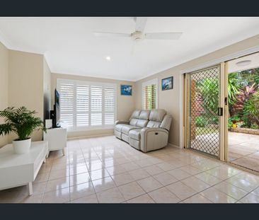 Modern Family Living in a Convenient Robina Location - Photo 2