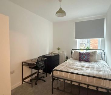 6 bedroom semi-detached house to rent - Photo 6