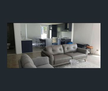 FULLY FURNISHED! ELECTRICITY, GAS, WATER AND INTERNET INCLUDED! - Photo 1