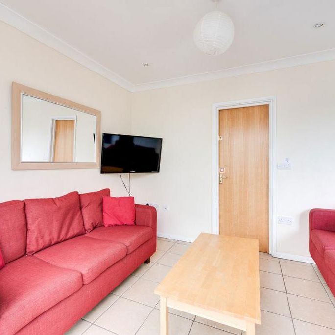 6 bedroom house to rent - Photo 1