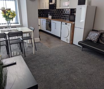 3 Bed Terraced House, Stanton Street, M11 - Photo 5