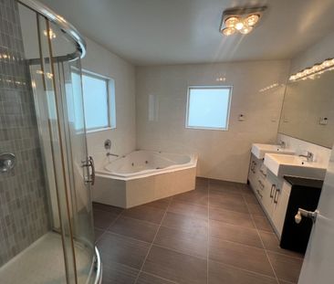 Spacious Multi Level Family Home - Photo 4