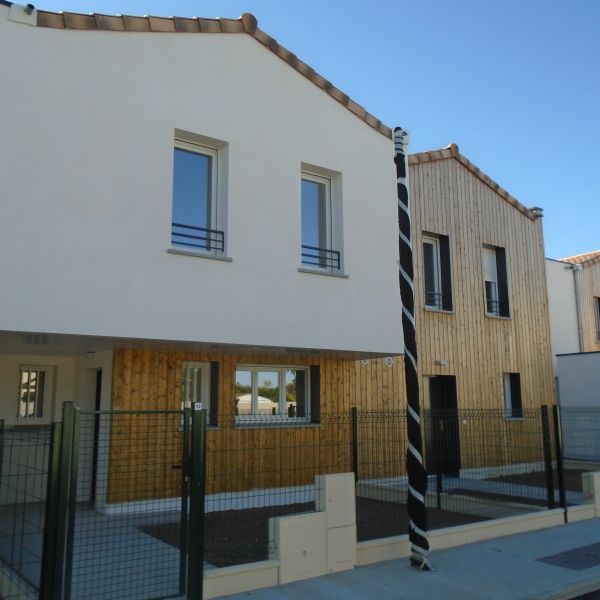 Location Maison 4 pièces 86m² AMBARES ET LAGRAVE 33440 - Photo 2