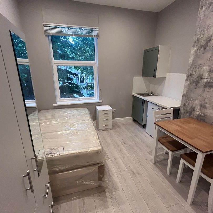 Studio Flat, Amhurst Road, E8 - Photo 1