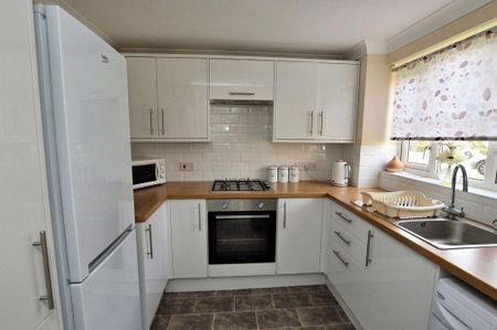 2 bedroom terraced house to rent - Photo 3