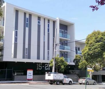 Great location, comfortable living in Box Hill - Photo 2
