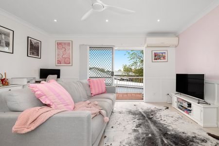 RENOVATED INNER-CITY RETREAT WITH BALCONY & LOCK-UP GARAGE - Photo 2