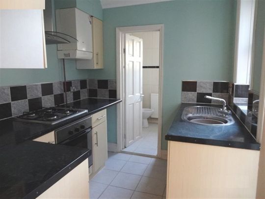Two Bed End Terraced House Close to City Centre - Photo 1