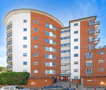 2 Bed Flat, Concorde Way, SE16 - Photo 4